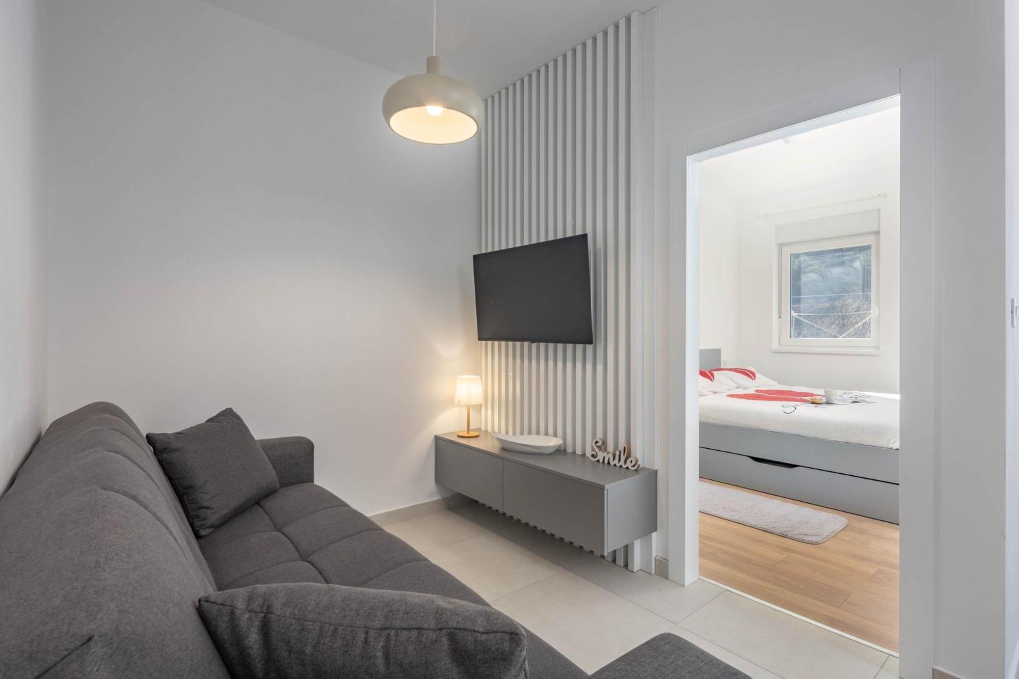 Seafront Villa Andrijana - Happy Rentals Plomin Exterior foto